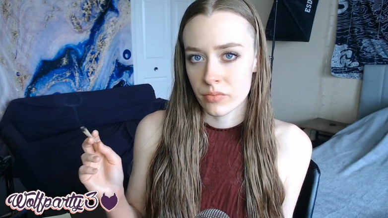 Dahlia Wolf: Findom smoking joi