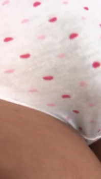 Japanische cheerleaderin squirtet und bekommt ihre haarige muschi in heißem gangbang gepumpt