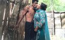 Nadiyaxxx02: Devor y Bhabhi van a una casa muy vieja y...