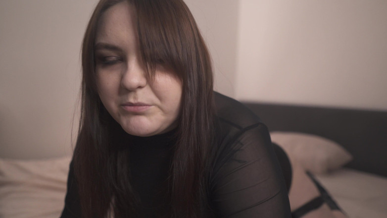 Polly Sweet: Voorbinddildo op hakken laat je klaarkomen