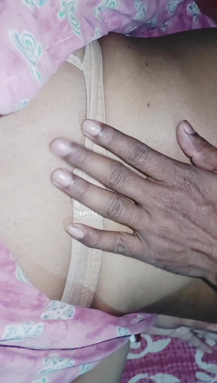 BMsexlove100: 热辣美味的妻子再次偷偷地操丈夫的朋友