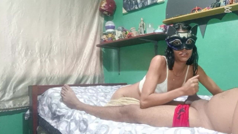 Skinnydanie21: My Stepsister Really Likes to Suck Dick.