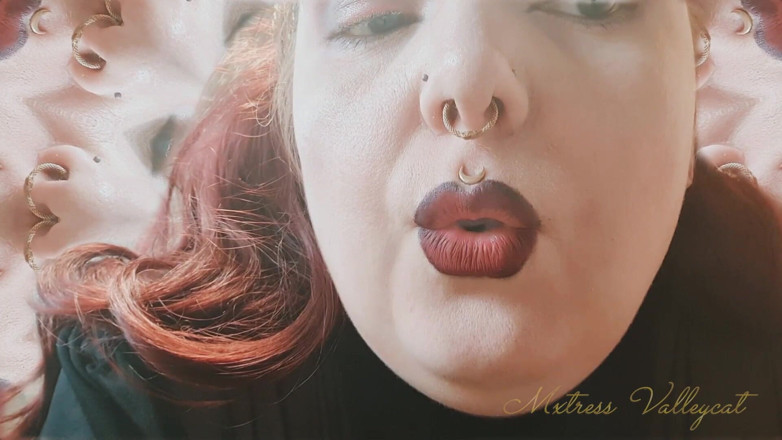 Mxtress Valleycat: Smokescreen