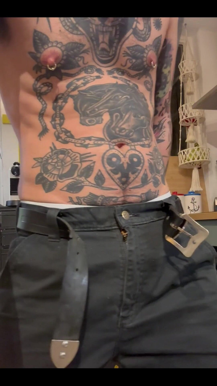 Stallion papi: 本视频中没有射精