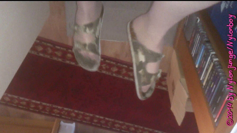 Carmen_Nylonjunge: 穿着拖鞋和 FSH 1 的饥渴