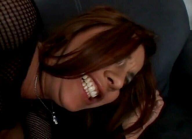 Analiscius: Esta morena deslumbrante fica realmente pervertida com seu namorado musculoso