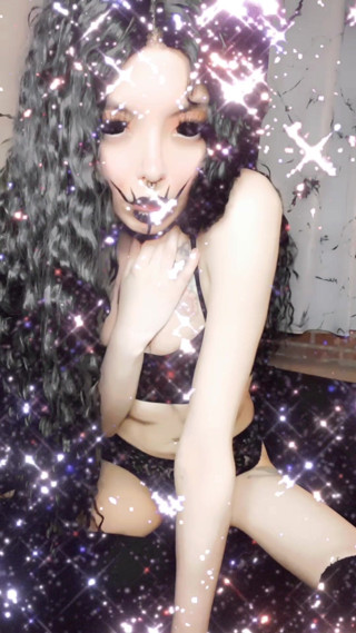 sky_wryder: Goth Likes to Dirty Talk