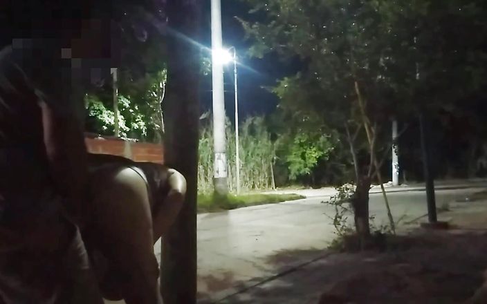 Active Couple Arg: Couple Fucking in Outdoor Risky Flashing Without Panties