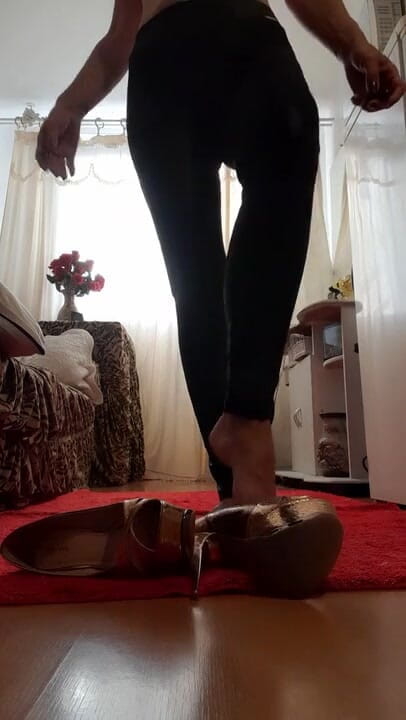 Stefany karoliny: Stefany Karoliny, wearing bright shiny leg pants so you can...