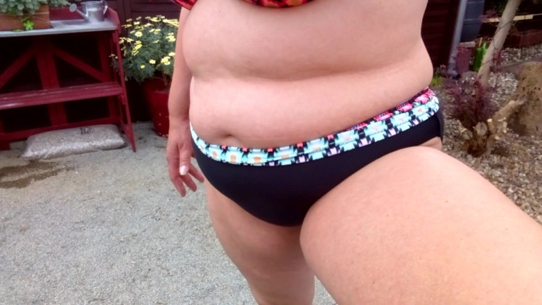 Hot-Pussy66: Me in a bikini