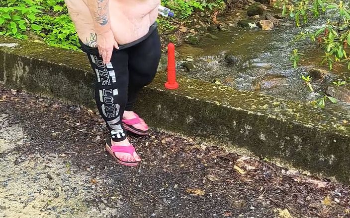 HerculesnVENUS: Mamãe não fode outro pau na floresta que eu prometo...