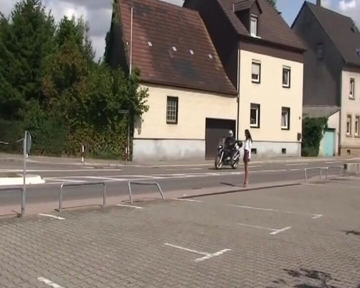 German amateur couples: O păpușă germană atractivă pulverizată cu spermă după sex incitant