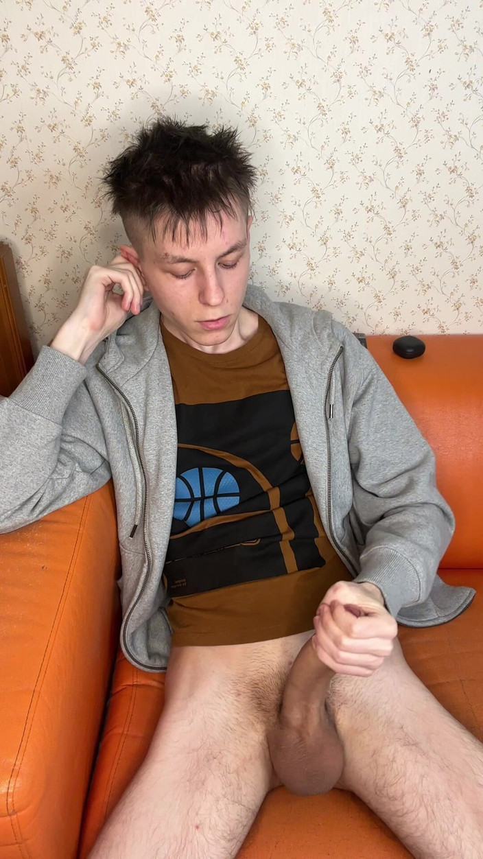 Morflot24: Kremowy kutas 18-latka