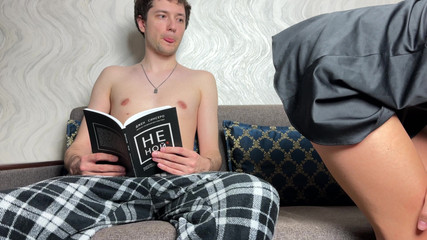 Sugary Kitty: Nevlastní sestra znovu probudila nevlastního bratra velkým čůrákem a honí si...