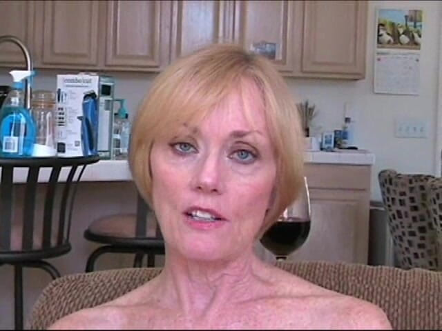 Wicked Sexy Melanie: Зла сексуальна Мелані: мачуха висмоктує мої яйця!