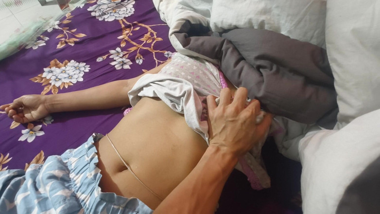 rhdhudhdhd: I'm Doing Her Sexy Massage Desi New Bangali Couple XXX...