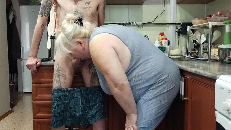 Zona901: Výprask velkého zadku přítelkyně ošukaný do pusy, kundička a sperma...