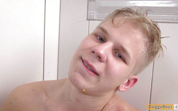 Doggy boys: Shower wanking with sexy twink boy Bert