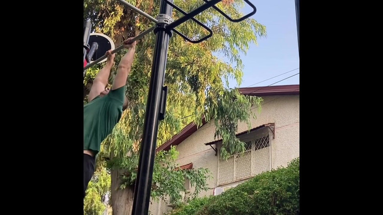 Alex Igogo: Mă voi pompa și du-te la masturbare.