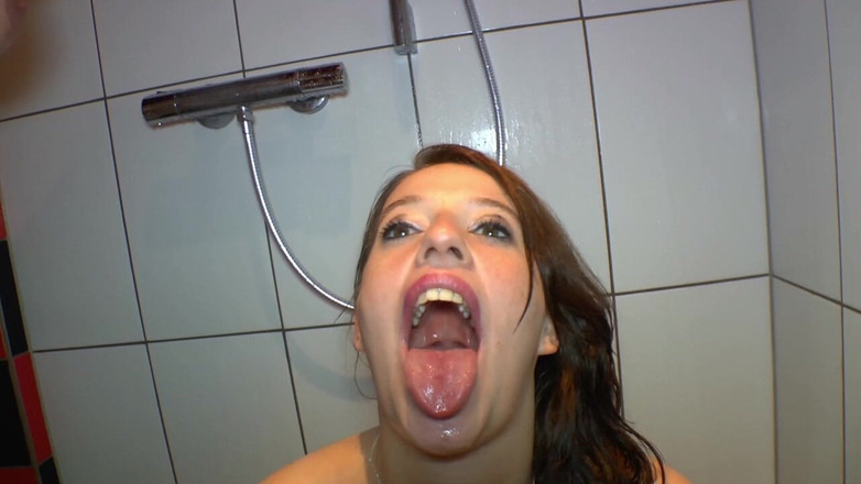 DaCada com: Golden Shower bareng marie skyler