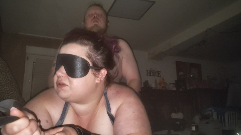 MarryDustin: Mă leagă și mă fute tare!