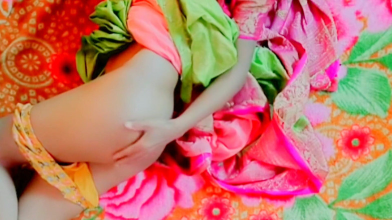 Urvy_99: Urvy Bhabhi playing nude in her bedroom for neighbor of...
