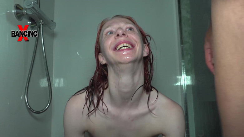 XBANGING: Шпиля обнаженной: худенькая Caroline делает все это