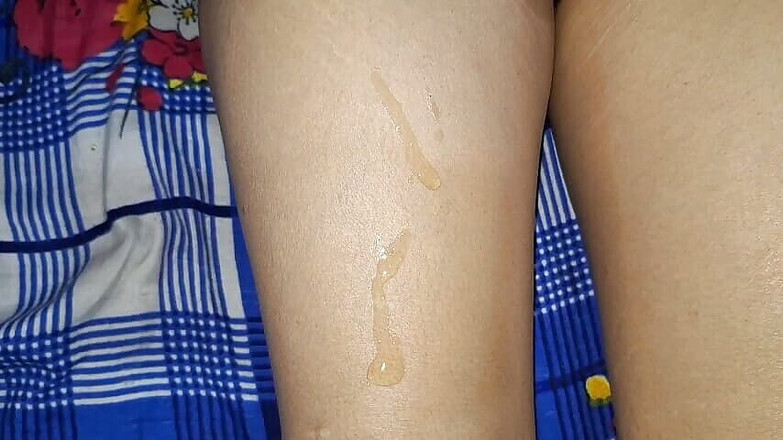 hot suman: Desi Girlfriend's Legs Rubbing