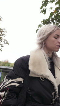 Cercetașă germană - frumusețe germană slabă cu ochi albaștri Toussik agățată pentru futai la audiție