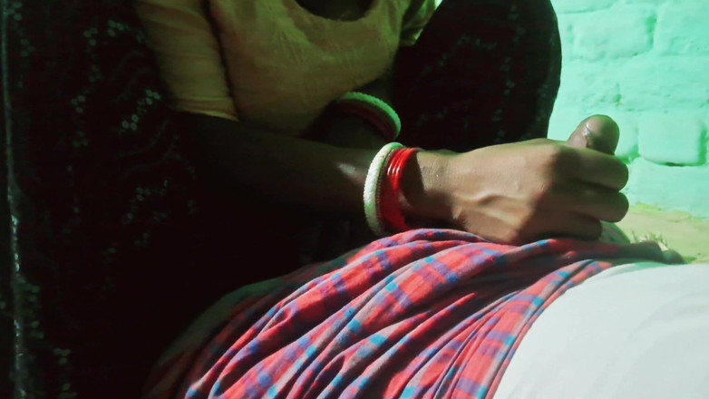 Trilokinath: Une belle-mère à gros nichons se fait baiser par un plombier