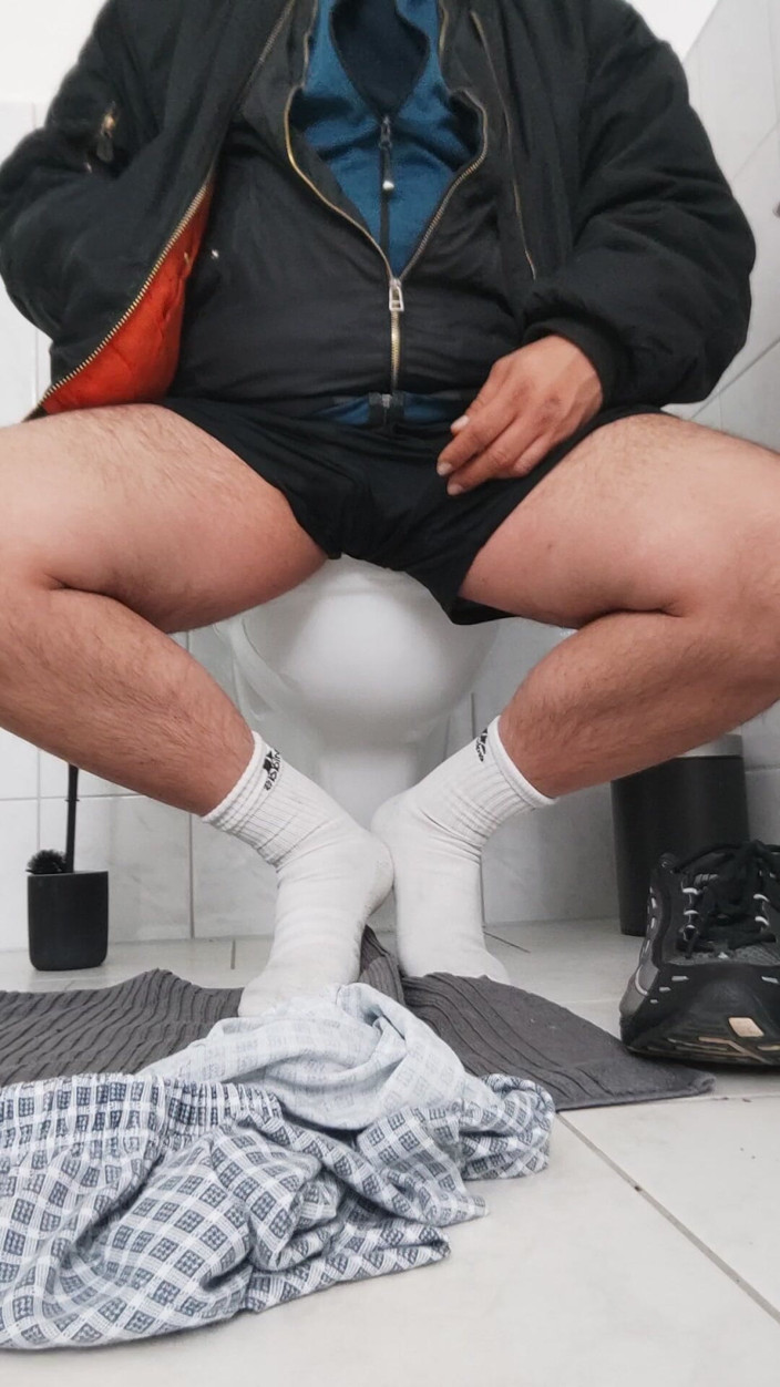 SmokedAlloy2: To Get Horny in the Wc, Dirty, Smelly, Wett. Dj -bro