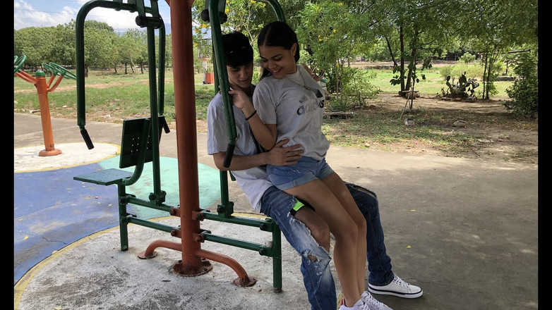 ValentinaHot10: День 2 - спільне ліжко вперше. Зведений брат мріє трахнути мачуху, поки вона тренується - табу