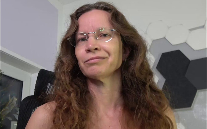 Annika Rose: O să te masturbez dezbrăcat