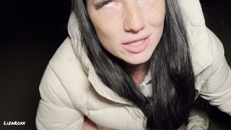 LizaRoxx: 被慢跑者随机操弄和喷射