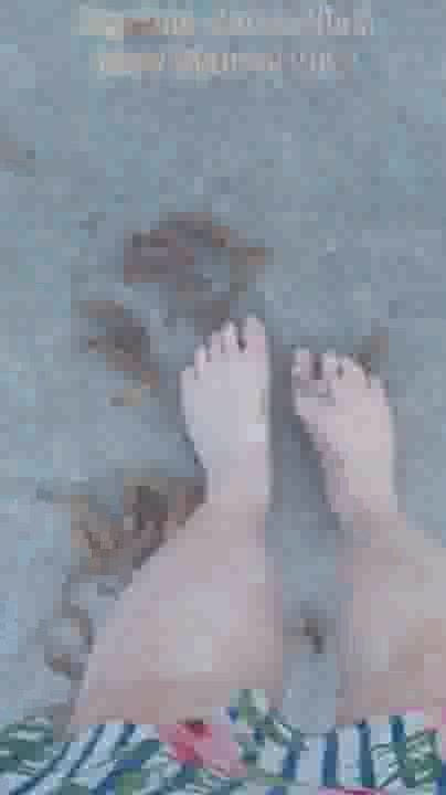 BBW nurse Vicki adventures with friends: Yalınayak düşmek götünü parçalıyor