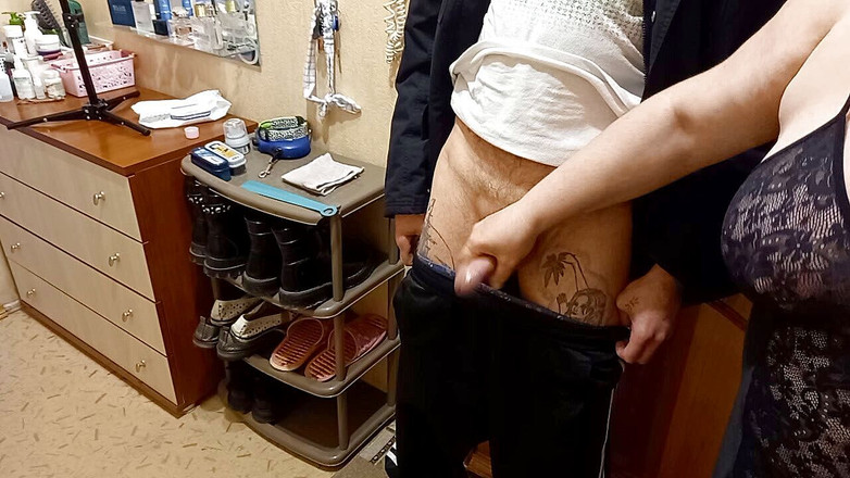 Zona901: La femme d'un ami me branle la bite