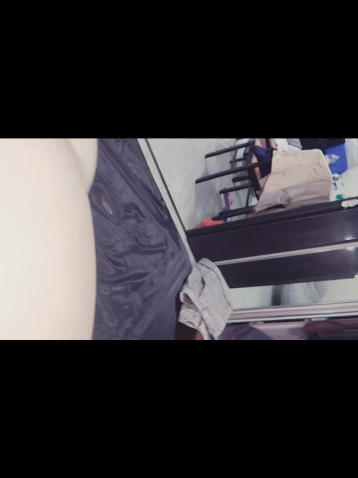 Ladyboy Karl: Сперма и моча без презерватива