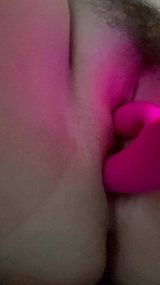 Hotwife0333: Šukám kundičku vibrátorem