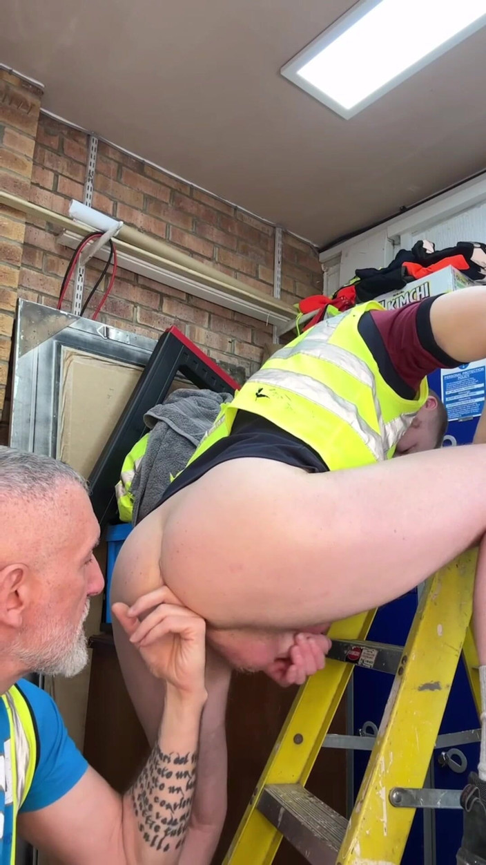 itapapixxl: Zwaargeschapen rijpe Itapapixxl zonder condoom zijn roodharige handelaar - enorme creampie...