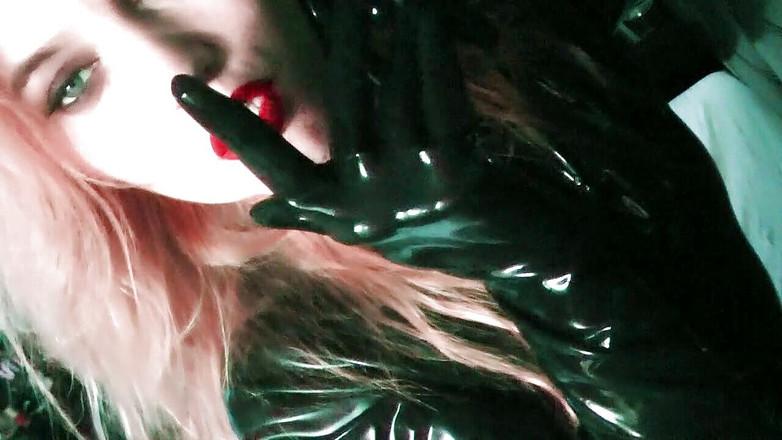 Goddess Celine: Je ne t’aime pas