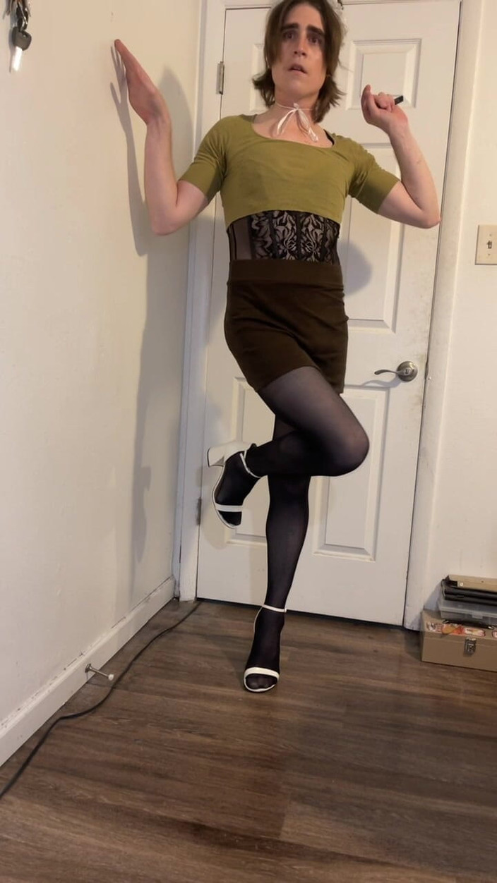 Jen Six: 娘娘腔 jenp5088 在各种适合的戏弄