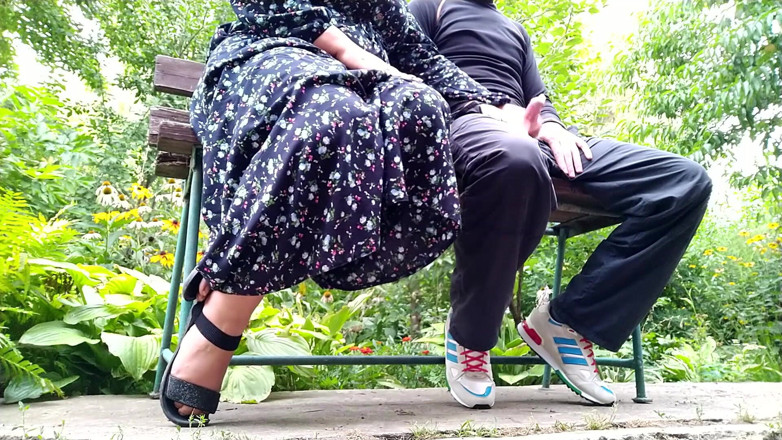OurFetishLife: MILF dojí cizího ptáka v kondomu pro paroháčského manžílka