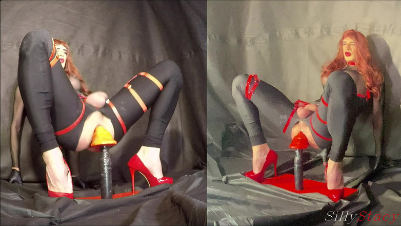 sillystacy: Sissy Stacy cavalca un razzo