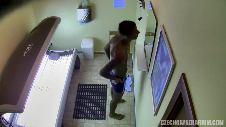 Czech Gay Solarium: Tjeckiska Gay Solarium 13 Skinny Stud's Full Solo Strip Down