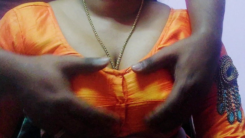 Desi Mohini: 超级性感的热辣继妹和我做爱