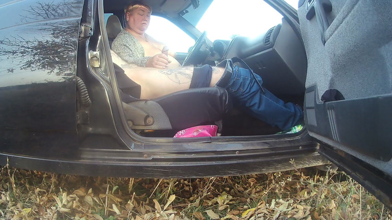 Zona901: Моя жена дрочит мой хуй в машине на парковке