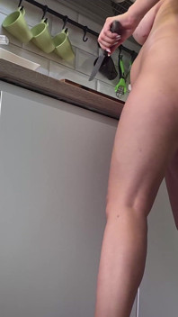 Cooking Naked in the Kitchen 31912