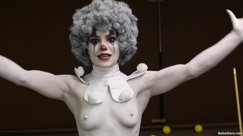 Babe Stare: Tia Is Nude And Painted As A Clown