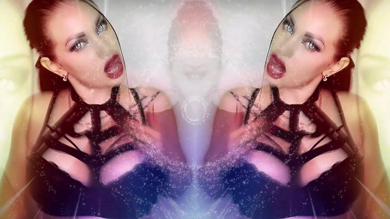 Goddess Misha Goldy: Büyüleyici asmr ve göz teması! Dudaklarım aklının içine girecek ve...