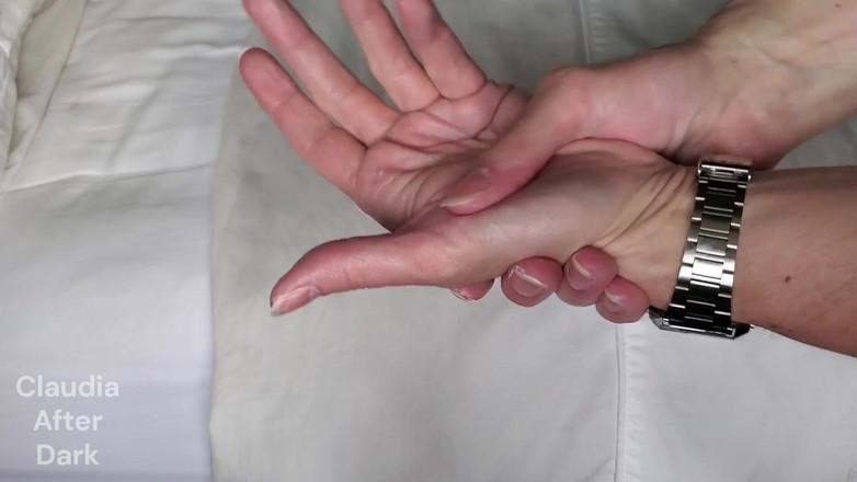 Claudia Kink: El fetişi ovma ve losyonlama